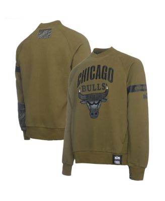 Two Hype - Men's Nba x Olive Chicago Bulls Culture Hoops Collection Premium Pullover Sweatshirt