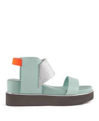 United Nude