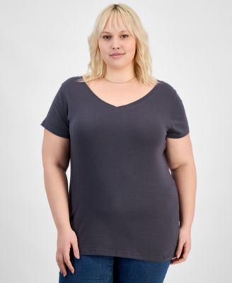 Aveto - Trendy Plus Size Fitted V-Neck T-Shirt